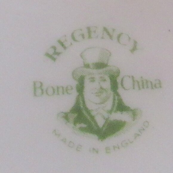 Regency Tea Cup and Saucer, Hand Painted Fabulous Fruit, Gold Gilt Trims,  I242 - Picture 5 of 9